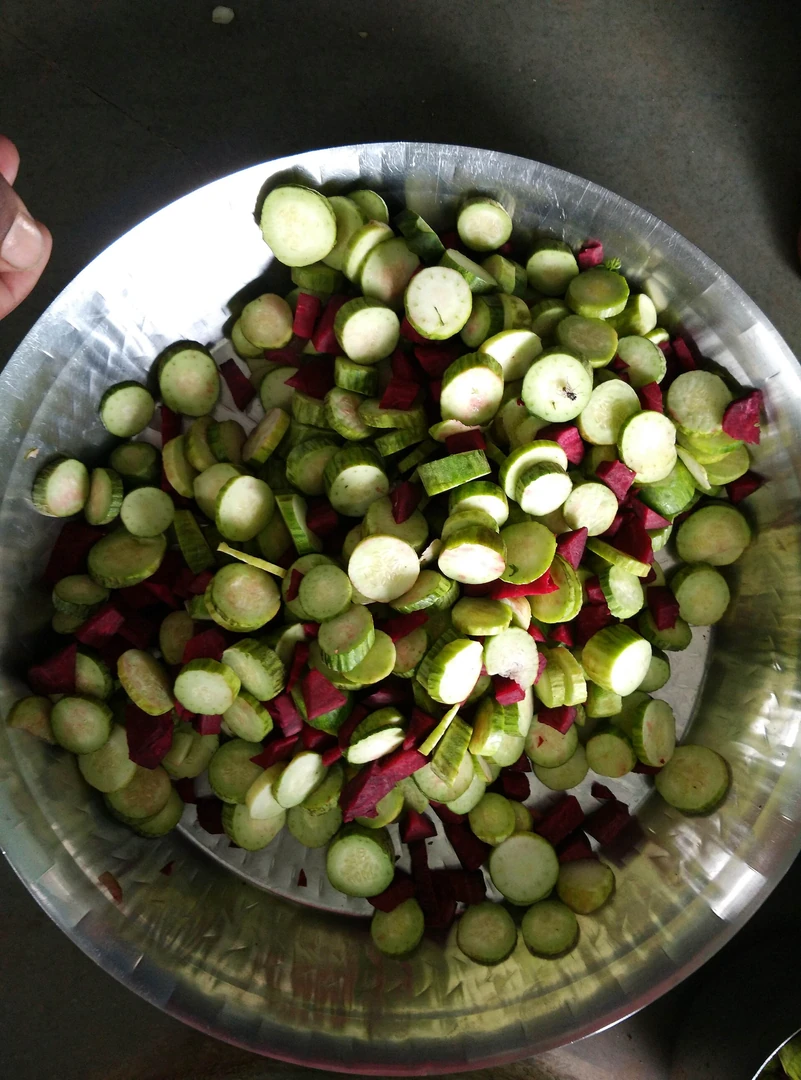 भारतीय शैली की ताज़ी हरी सलाद